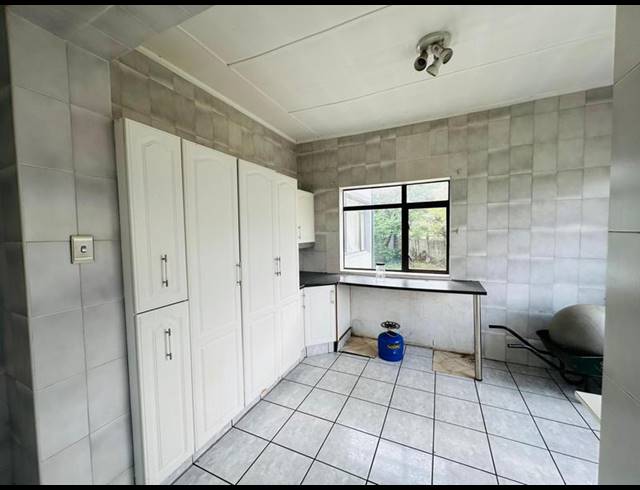 10 BEDROOM HOUSE FOR SALE IN DELVILLE